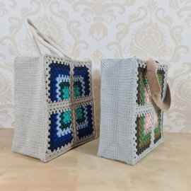 Leren haken: Gehaakte Tas met Mitred Granny Square - Tutorial