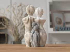 Modern 3d geprint beeldje gezin met 2 kinderen