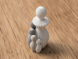 Modern 3d geprint beeldje mama met 4 kinderen