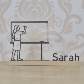 3D-Geprint Leerkracht (vrouw) Naambord – Personaliseerbaar tot 9 Letters – PLA – 230 mm