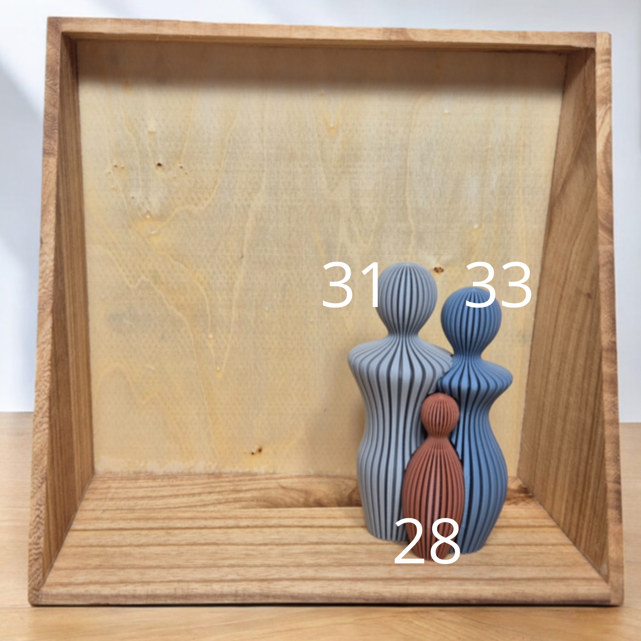 Modern 3d geprint beeldje gezin met 1 kind