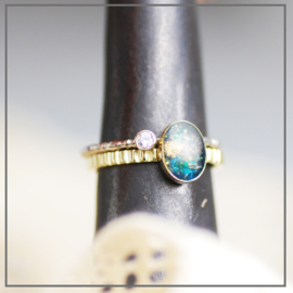 Asring Veritatem met witgouden vintage ring met diamant