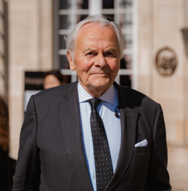 Merlot, Cabernet Sauvignon - Chateau La Tour Carnet, Haut Medoc Grand Cru Classe