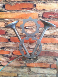 V8 Power logo, 20cm hoog