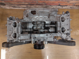 Subaru 2l in Motion Motorblock Tisch
