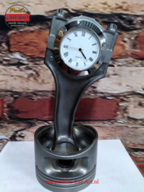 Piston clock fatal attraction
