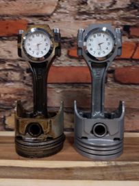 Cadillac V8 Piston clock