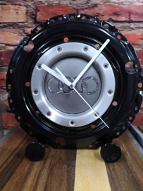 Clutch klok Audi style