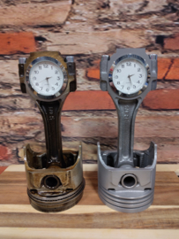 Cadillac V8 Piston clock