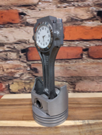 Cadillac V8 Piston clock