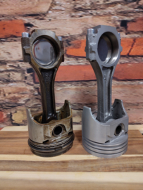 Cadillac V8 Piston clock