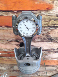 Ford 302 5L V8 Piston clock