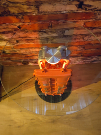 Maserati V8 Cilinder Head side table