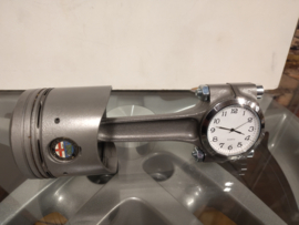 Alfa Romeo Nord Kolben Uhr