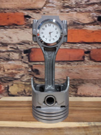 Cadillac V8 Piston clock