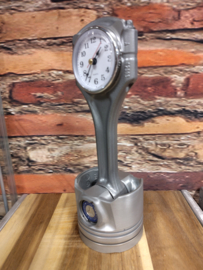Mercedes-Benz V8 420CDI Piston clock