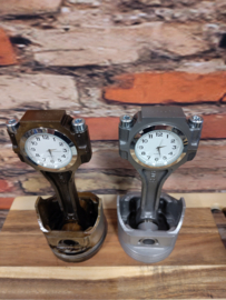 Cadillac V8 Piston clock