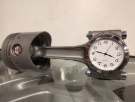 Alfa Romeo Nord Kolben Uhr