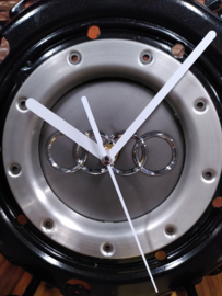 Clutch klok Audi style