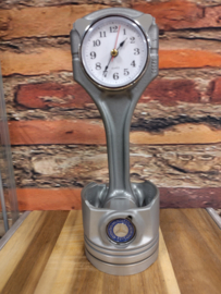 Mercedes-Benz V8 420CDI Piston clock