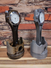 Cadillac V8 Piston clock