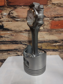Mercedes-Benz V8 Piston clock (M116/M117 motor)