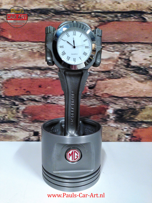 Rover MGB GT V8 Piston clock