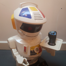 Giochi Preziosi Emiglio (butler) robot (Italië – ’80)