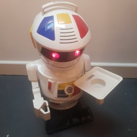 Giochi Preziosi Emiglio (butler) robot (Italië – ’80)