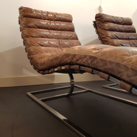 Set retro design lederen lounge chairs / ligstoelen (2014)