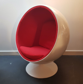 Ball chair / Globe Chair naar Eero Aarnio (jaren '70)