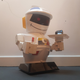 Giochi Preziosi Emiglio (butler) robot (Italië – ’80)