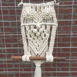 Wandhanger macramé uil