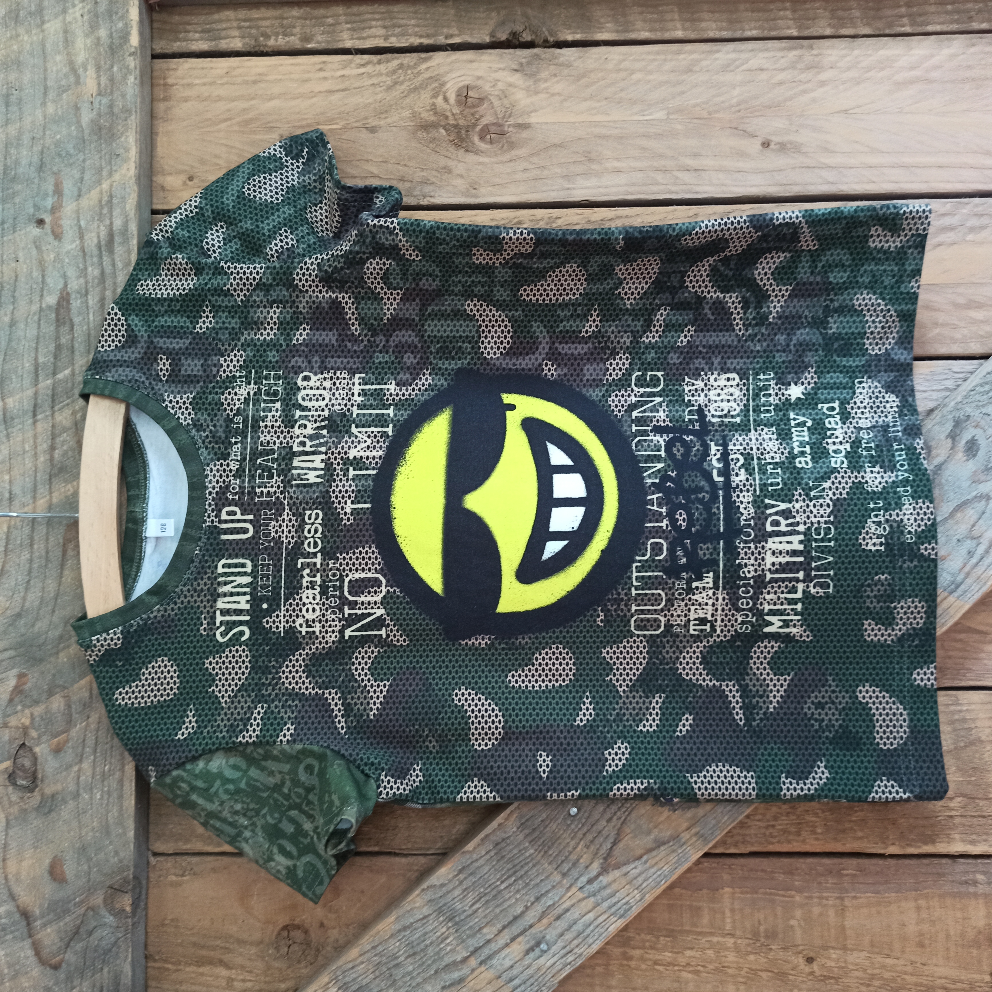 T-shirt smiley met zonnebril maat 128