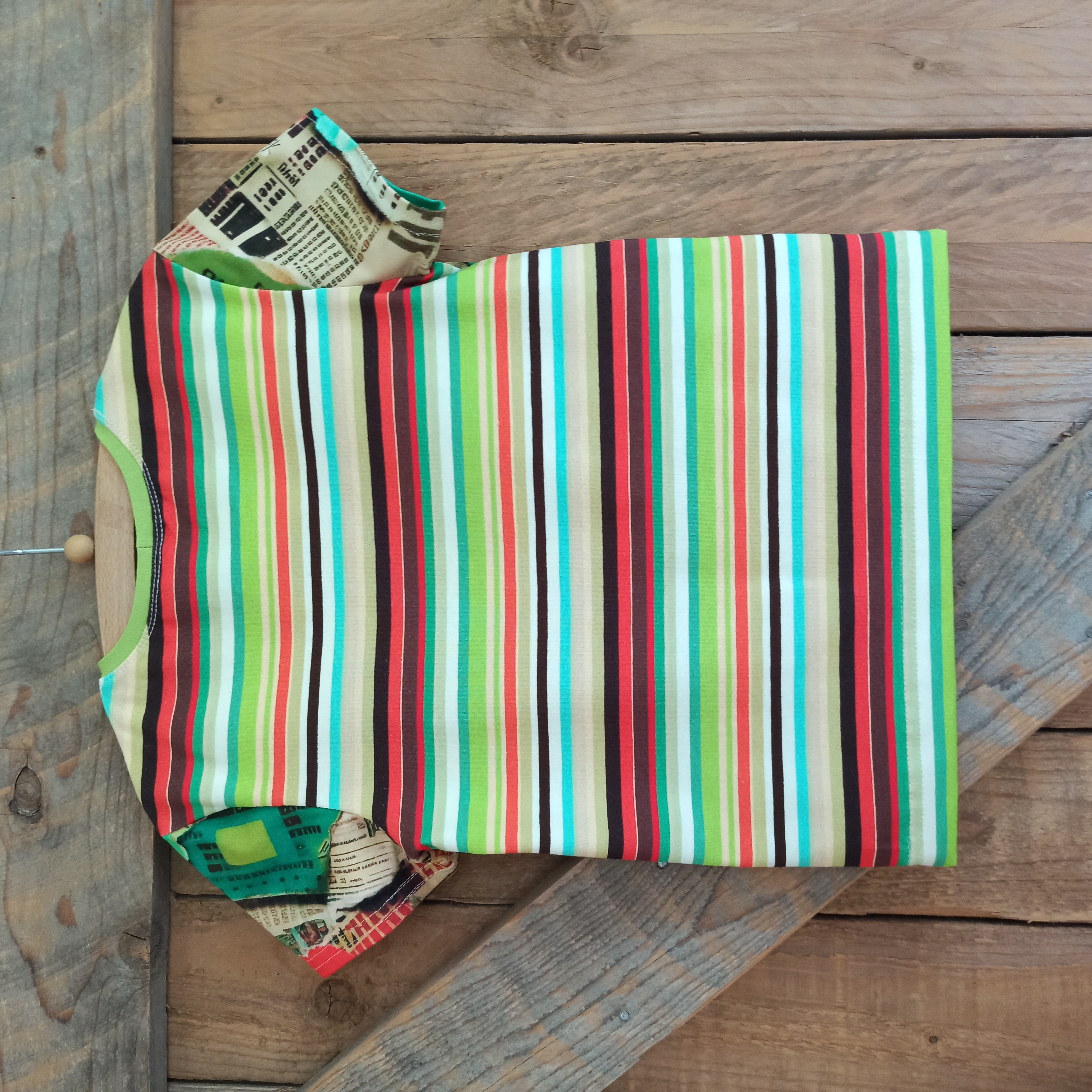 T-shirt trekker rood maat 104