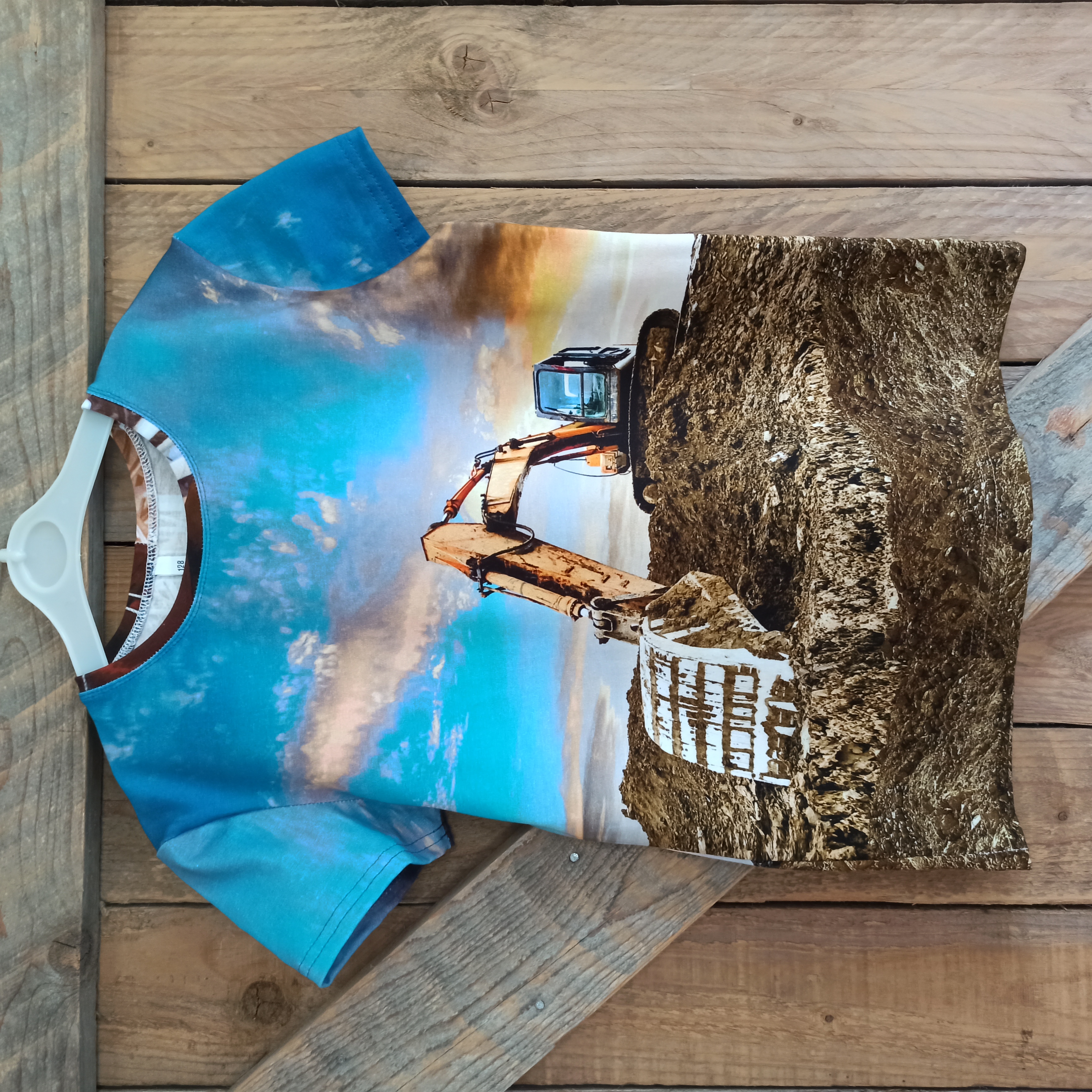 T-shirt kraan maat 128