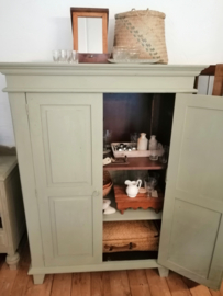 kast met 2 deuren en 2 planken