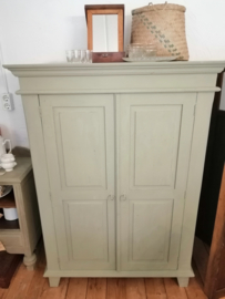 kast met 2 deuren en 2 planken