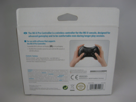 Wii U Pro Controller + USB Charger Cable (Boxed)