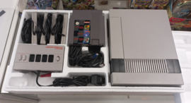 NES Console Set 'Super Set' (Boxed, NOE)