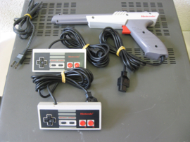 FamicomBox System Incl. 4 Games (JAP)