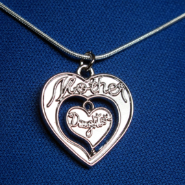 Mother Daughter  hart met luxe zilveren slangenketting