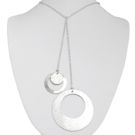 elegante en trendy lange ketting met ronde hangers