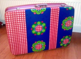 Retro koffer rood bloemen