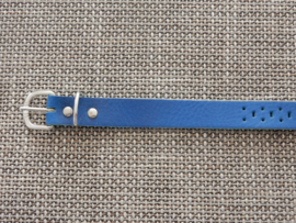 Lederen riem 2 cm met gaatjes blauw