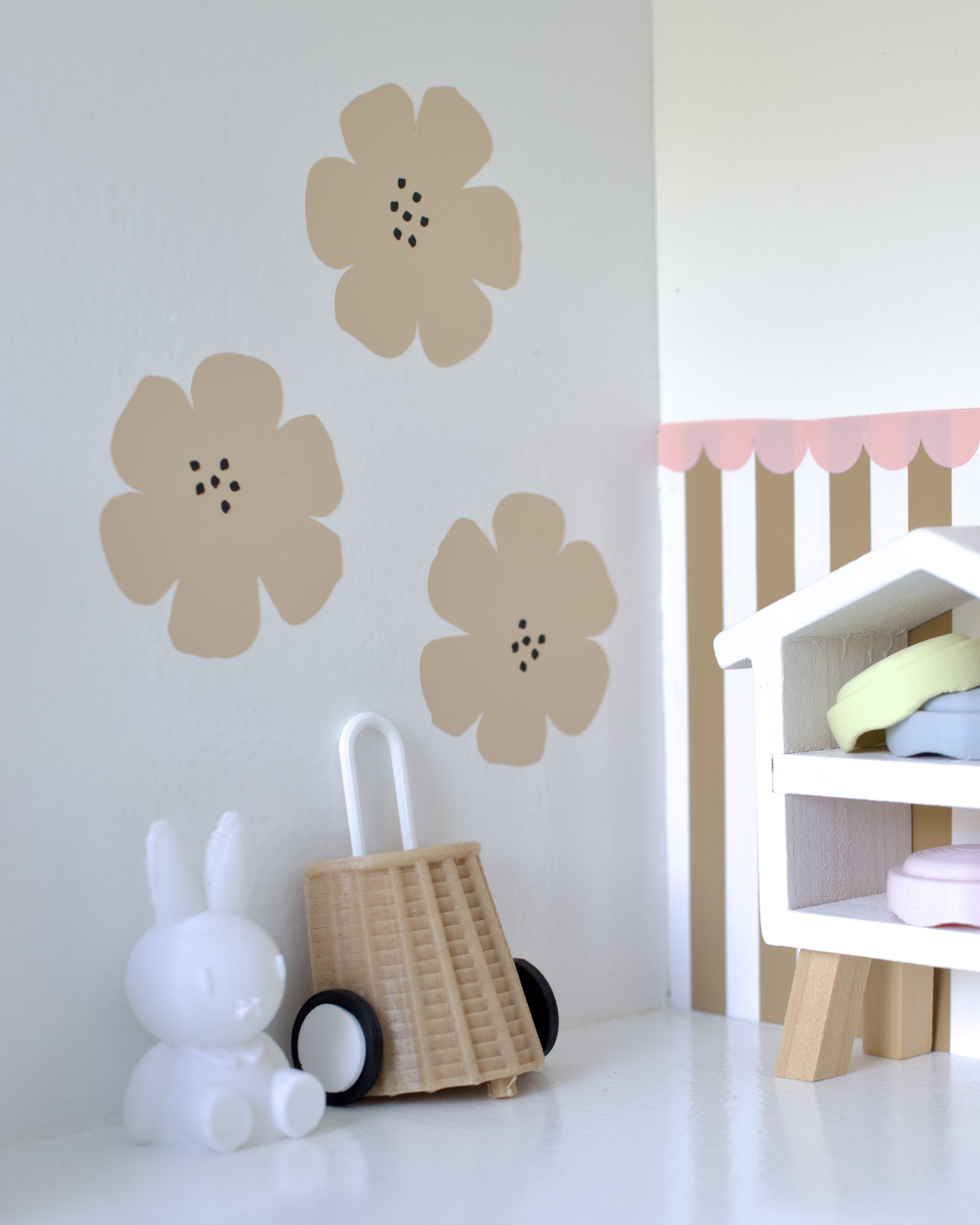 Poppenhuis stickers - Bloemen aan de wand