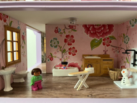 Blog - Mini binnenkijker aflevering 10: het poppenhuis van oma in ere hersteld