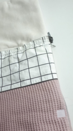 Maxicosizak - oud roze wafel/ creme teddy/ katoen witte grid