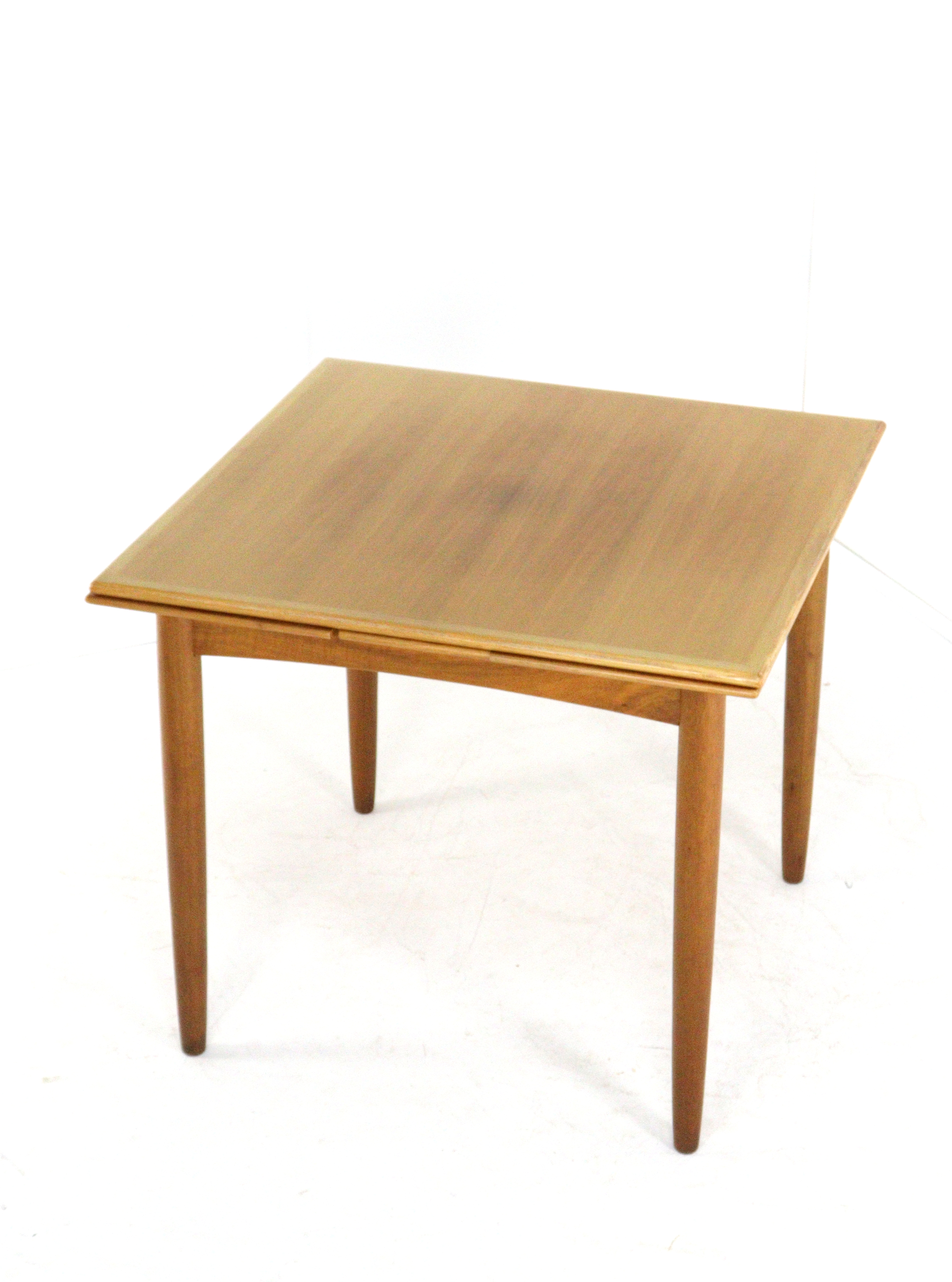 Compact verlengbare eettafel 'Herrieden'