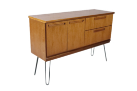 Meredew kast met hairpin poten "Baslow"